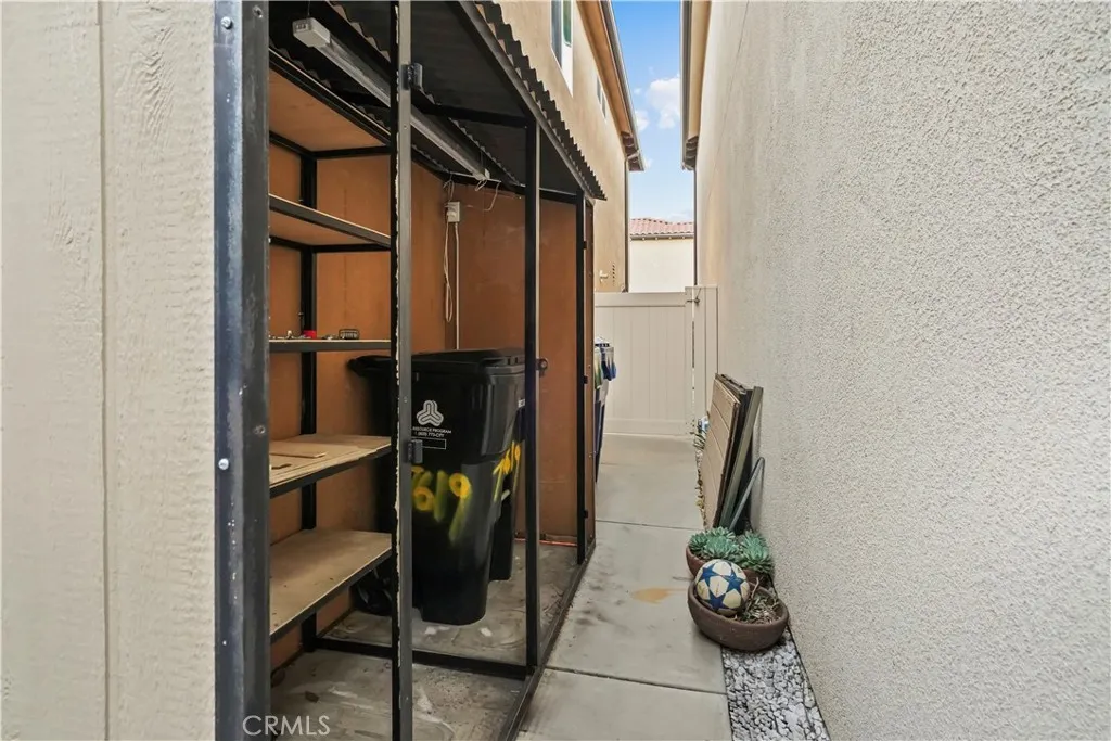 7619 N Patriot, Van Nuys, California 91405 home-pic-33